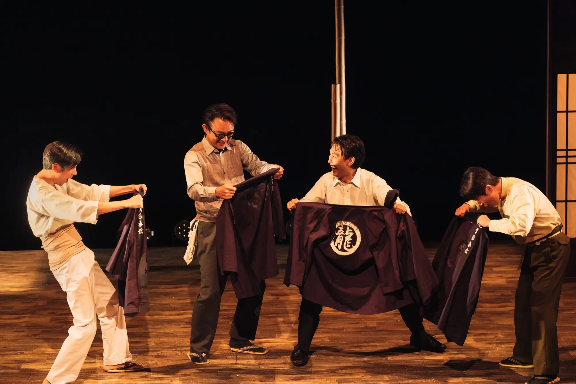 《這十年，我們的祭典》劇照｜星乃介看見龍｜峸劇場提供｜攝影：鄭宇辰